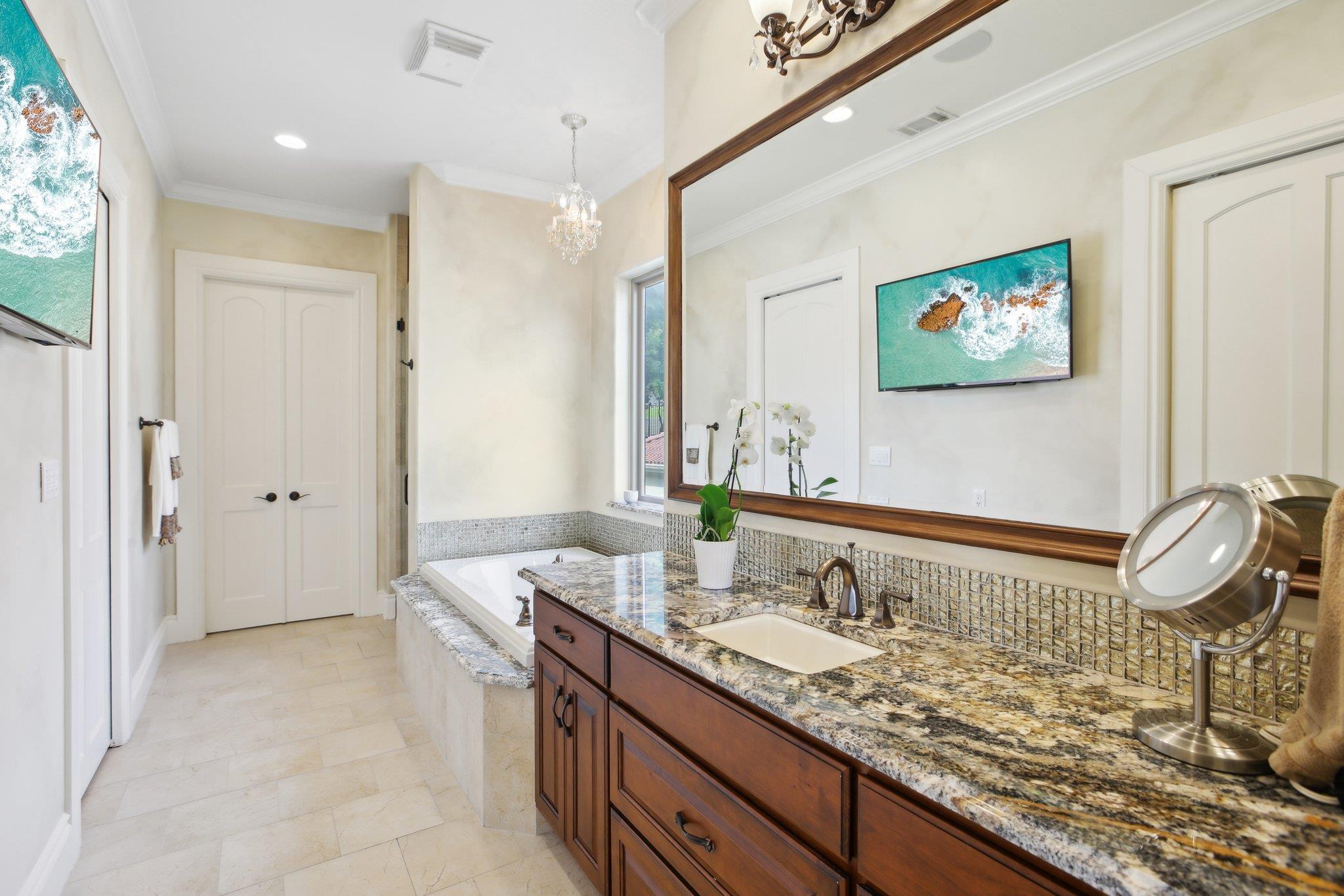 1353 Osprey Ridge Loop, Lago Vista, TX 78645