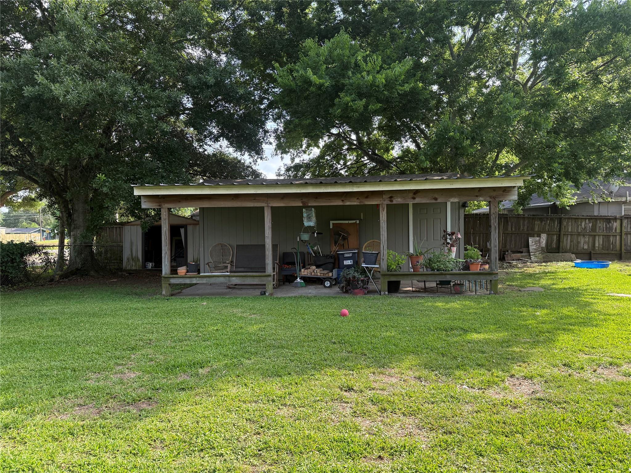 2325 11th St, Port Neches, TX 77651