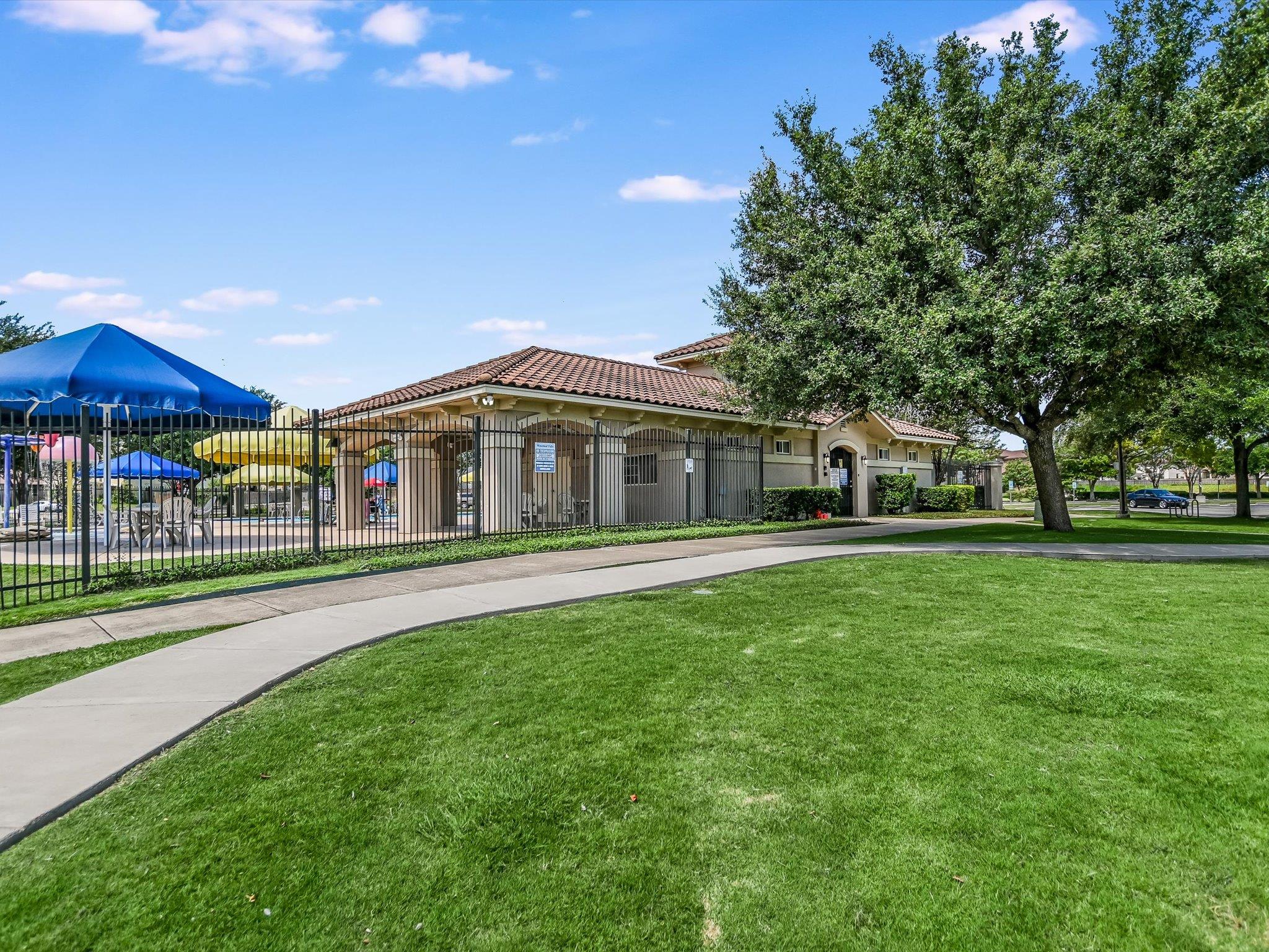 241 Sunnyside Dr, Kyle, TX 78640