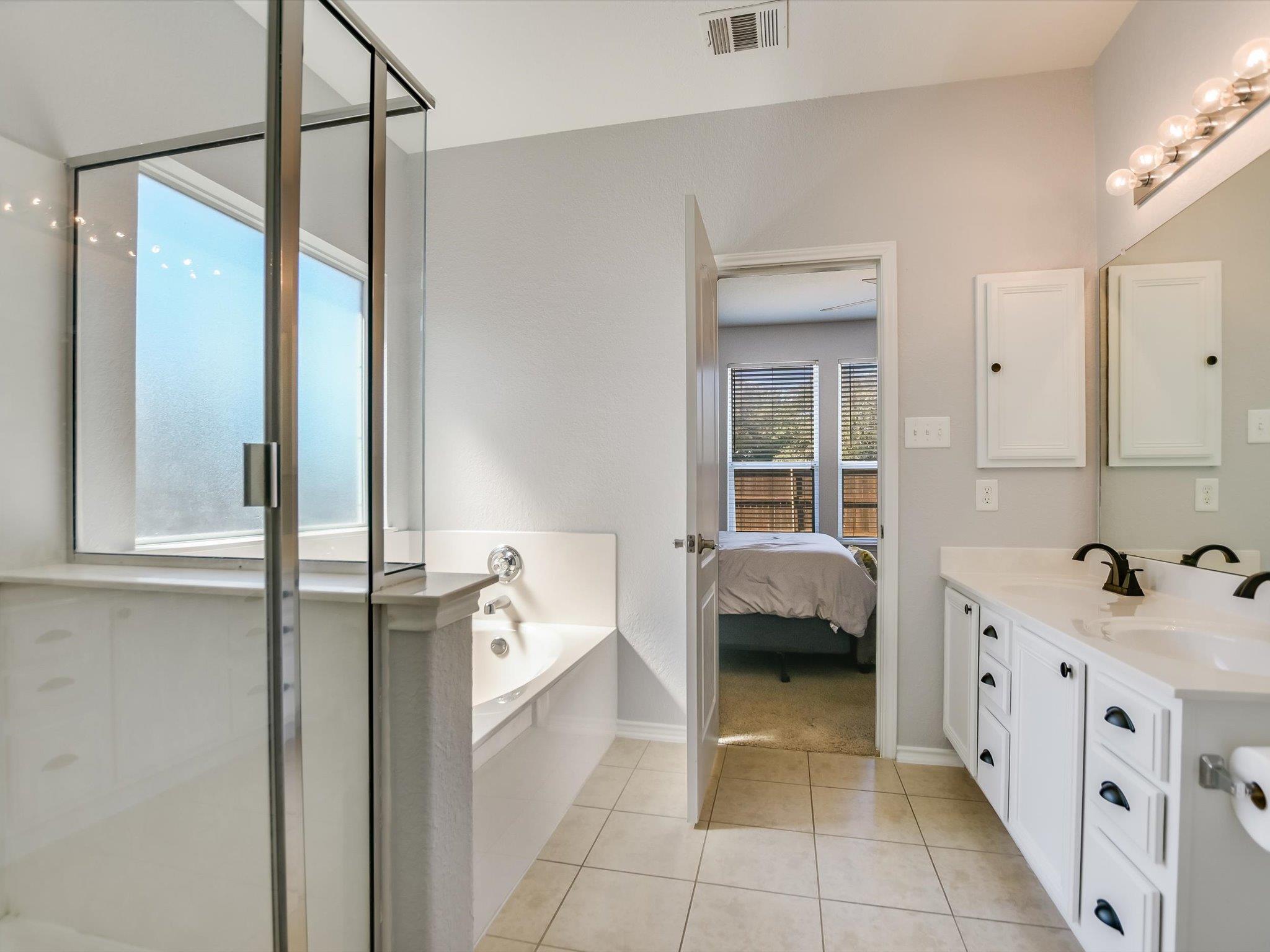 241 Sunnyside Dr, Kyle, TX 78640
