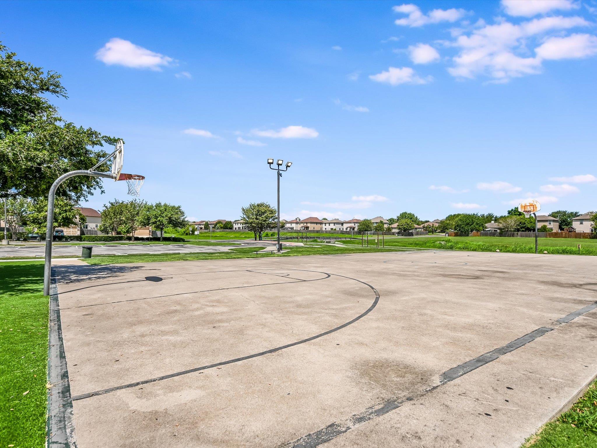 241 Sunnyside Dr, Kyle, TX 78640