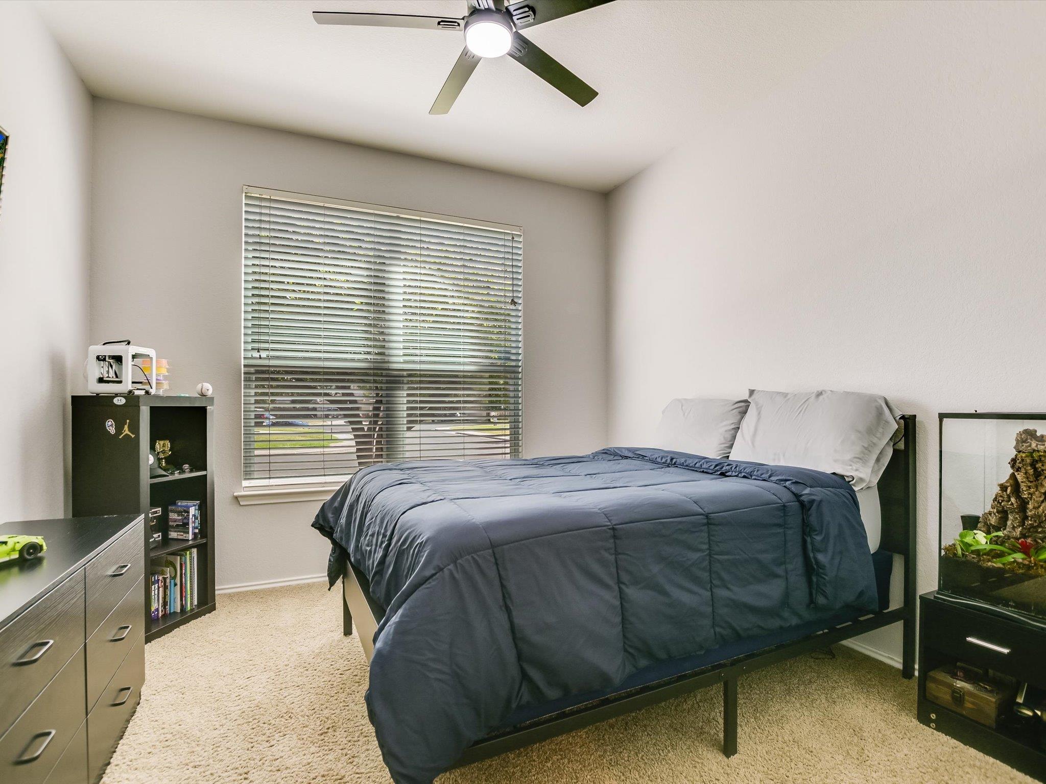 241 Sunnyside Dr, Kyle, TX 78640