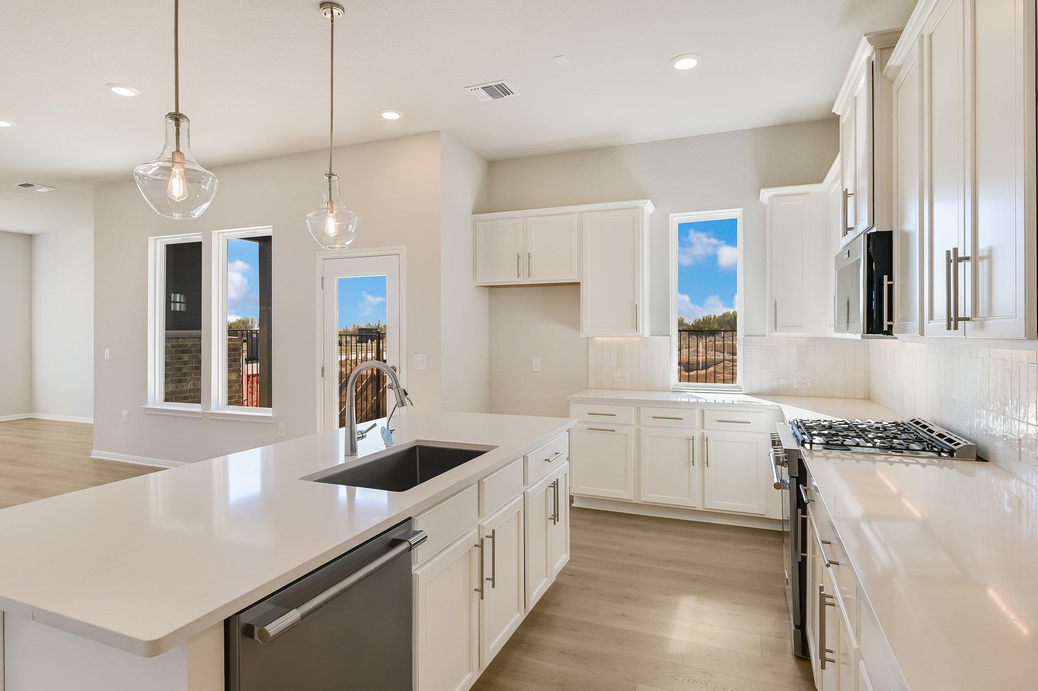 8610 Dongan Dr, Austin, TX 78744