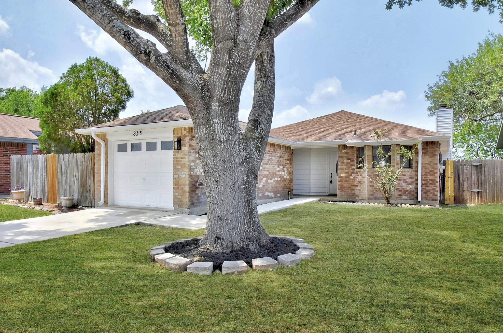 833 Bellaire Dr, New Braunfels, TX 78130