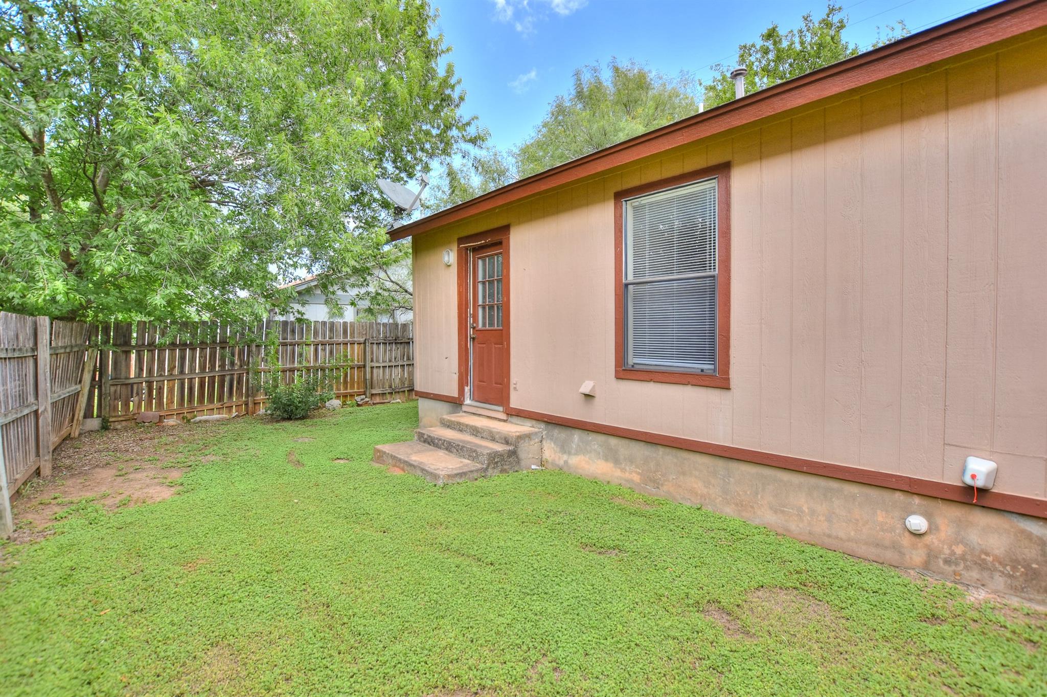 517 Luther Dr, Georgetown, TX 78628