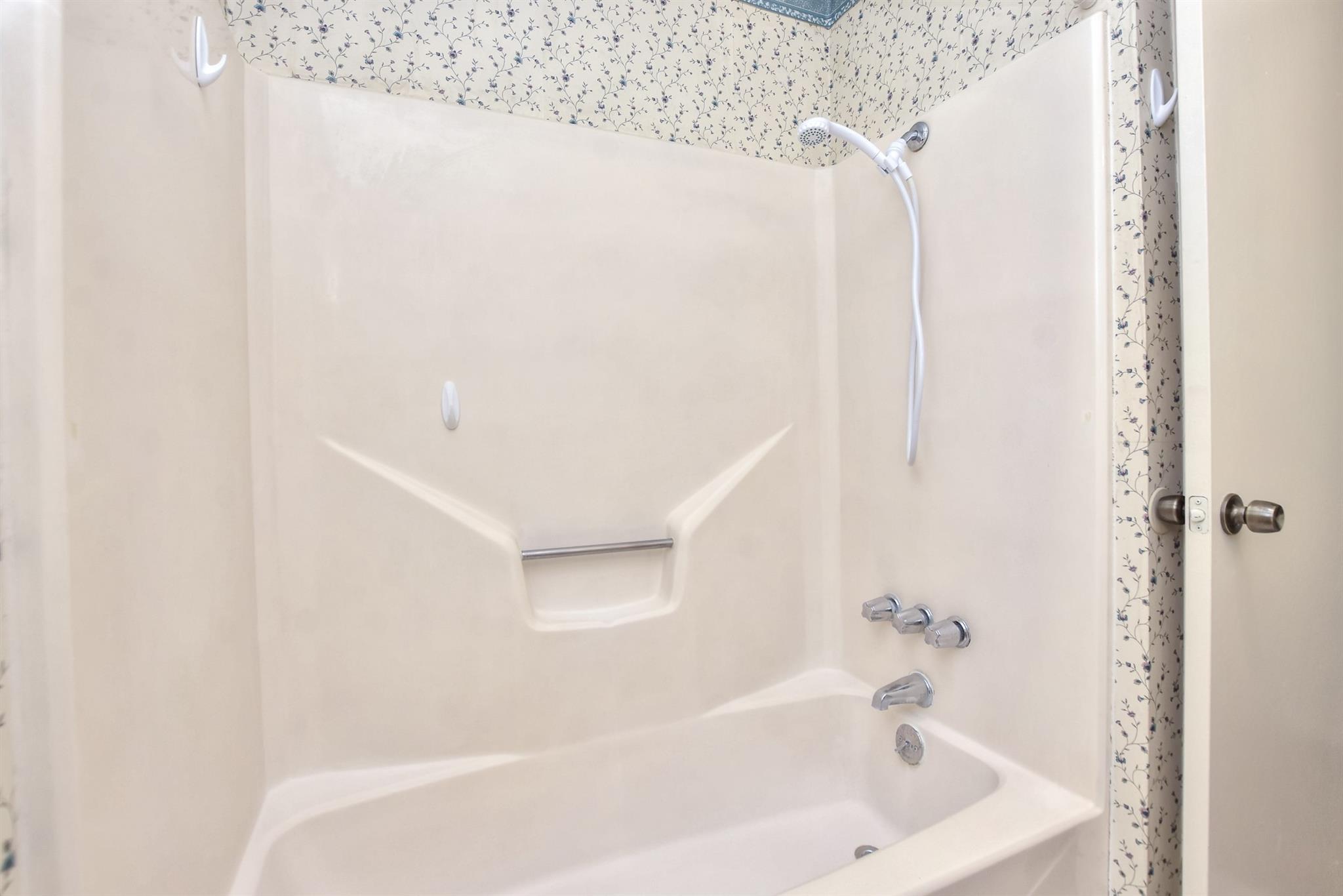 517 Luther Dr, Georgetown, TX 78628