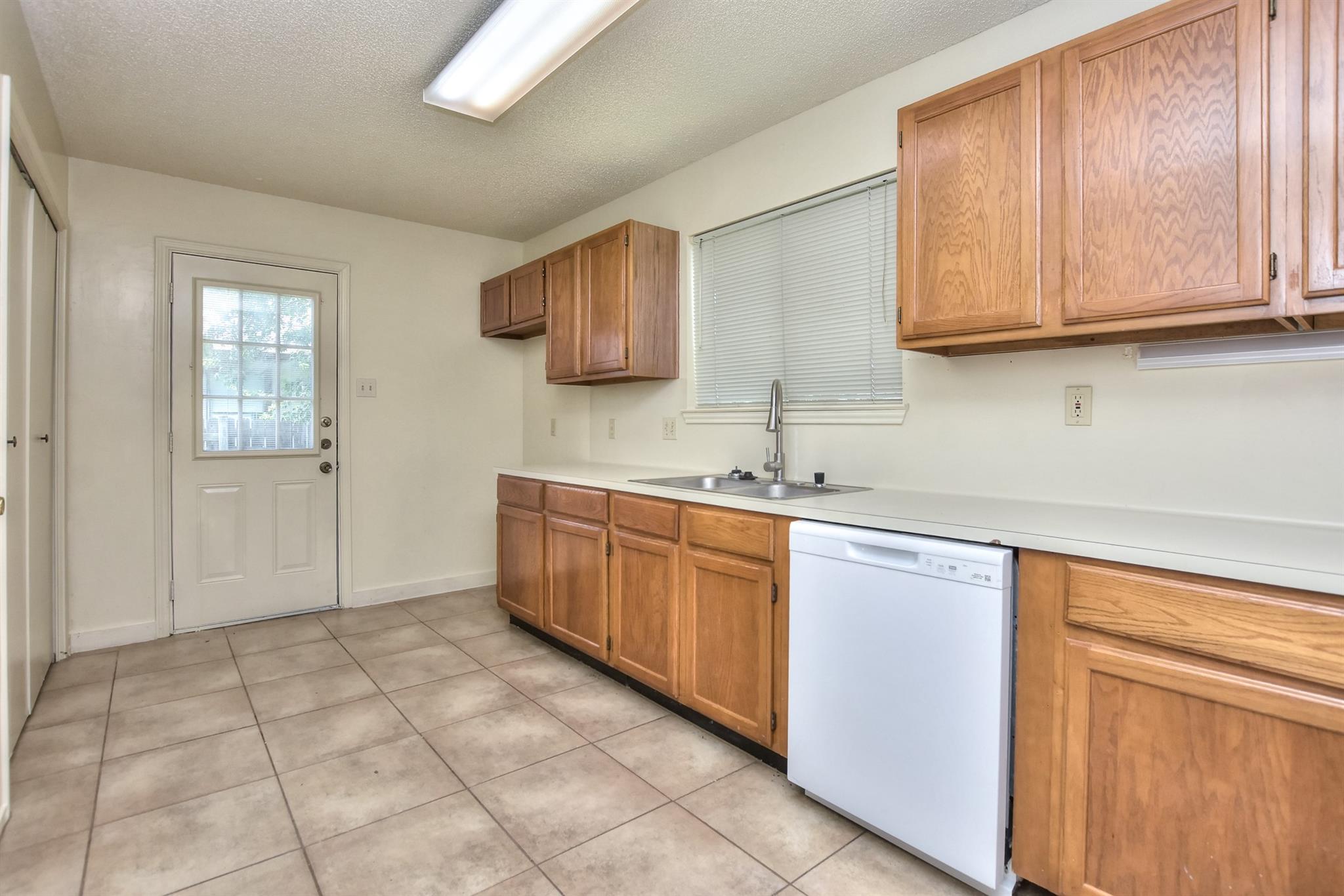 517 Luther Dr, Georgetown, TX 78628