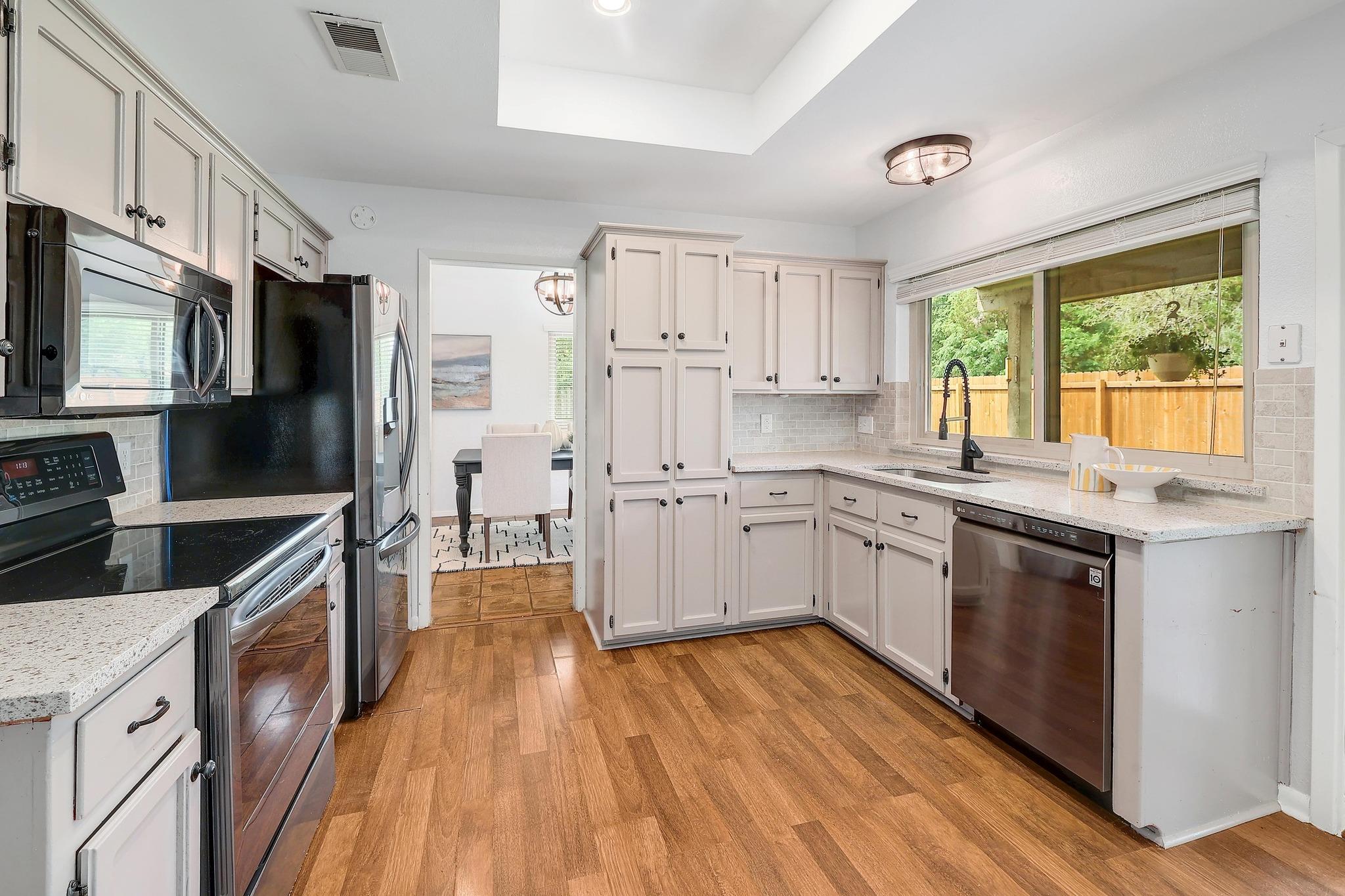 9417 Longvale Dr, Austin, TX 78729