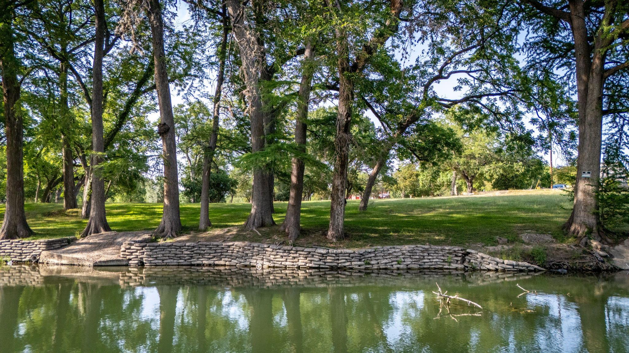 1106 Hillcrest Dr, New Braunfels, TX 78130