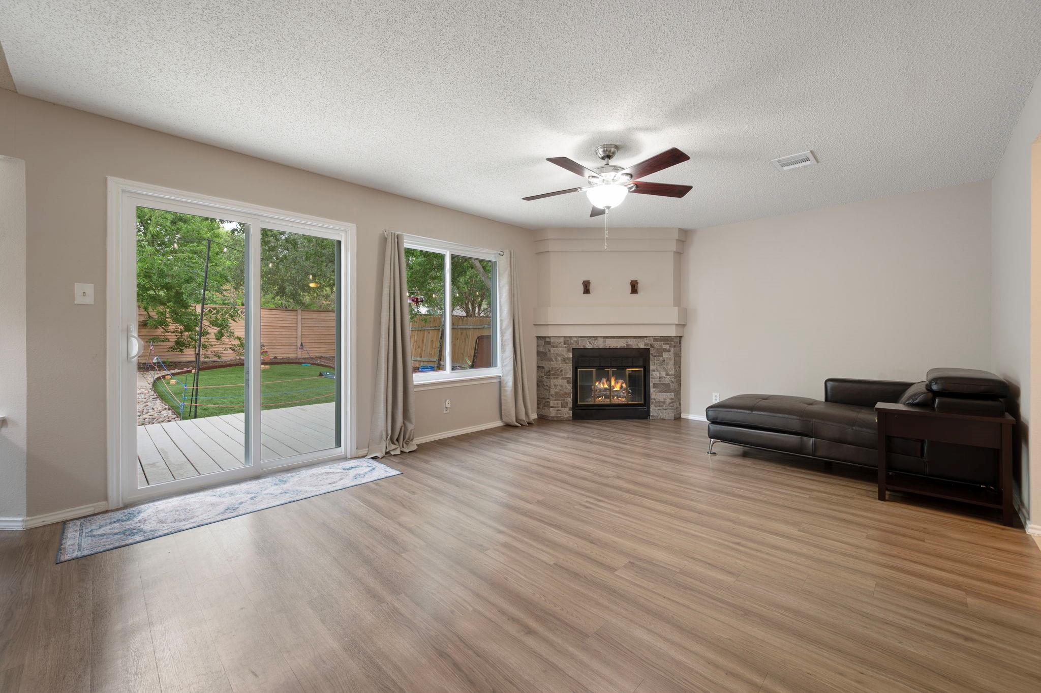1608 White Oak Loop, Round Rock, TX 78681