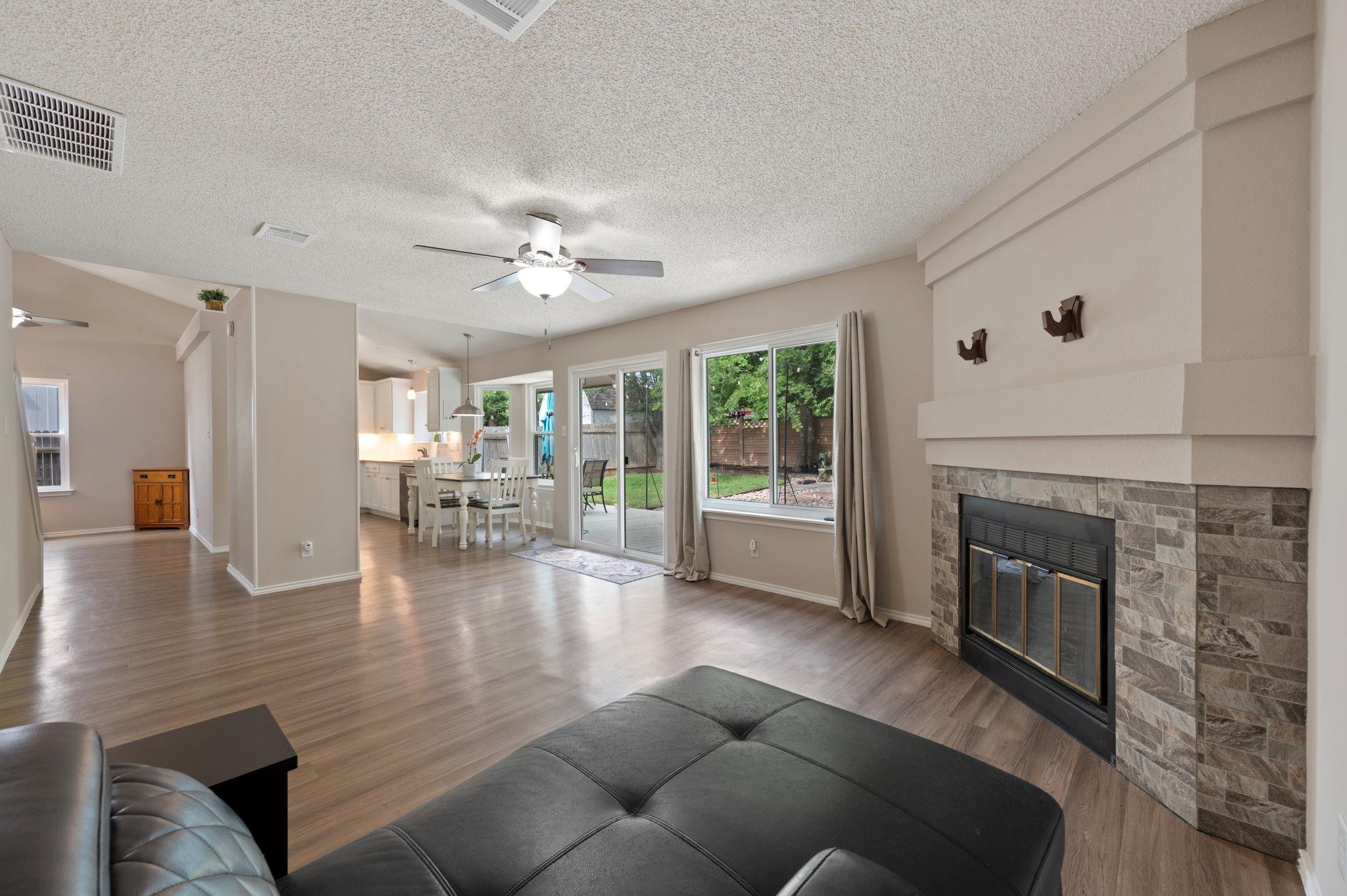 1608 White Oak Loop, Round Rock, TX 78681