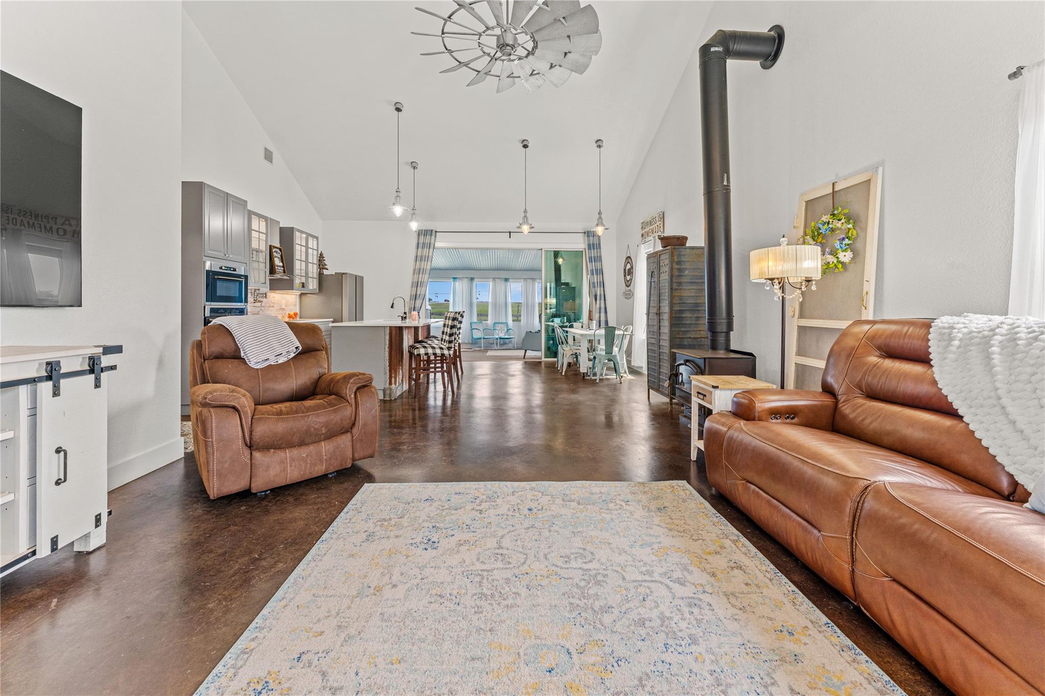 2701 County Road 224, Florence, TX 76527