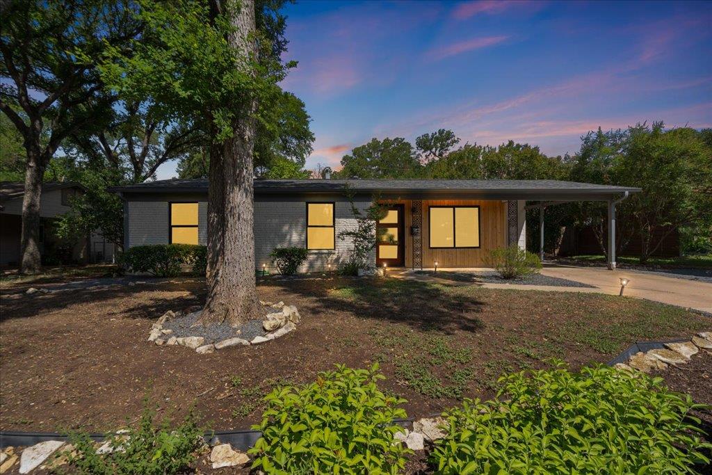 5002 Majestic Dr, Austin, TX 78745