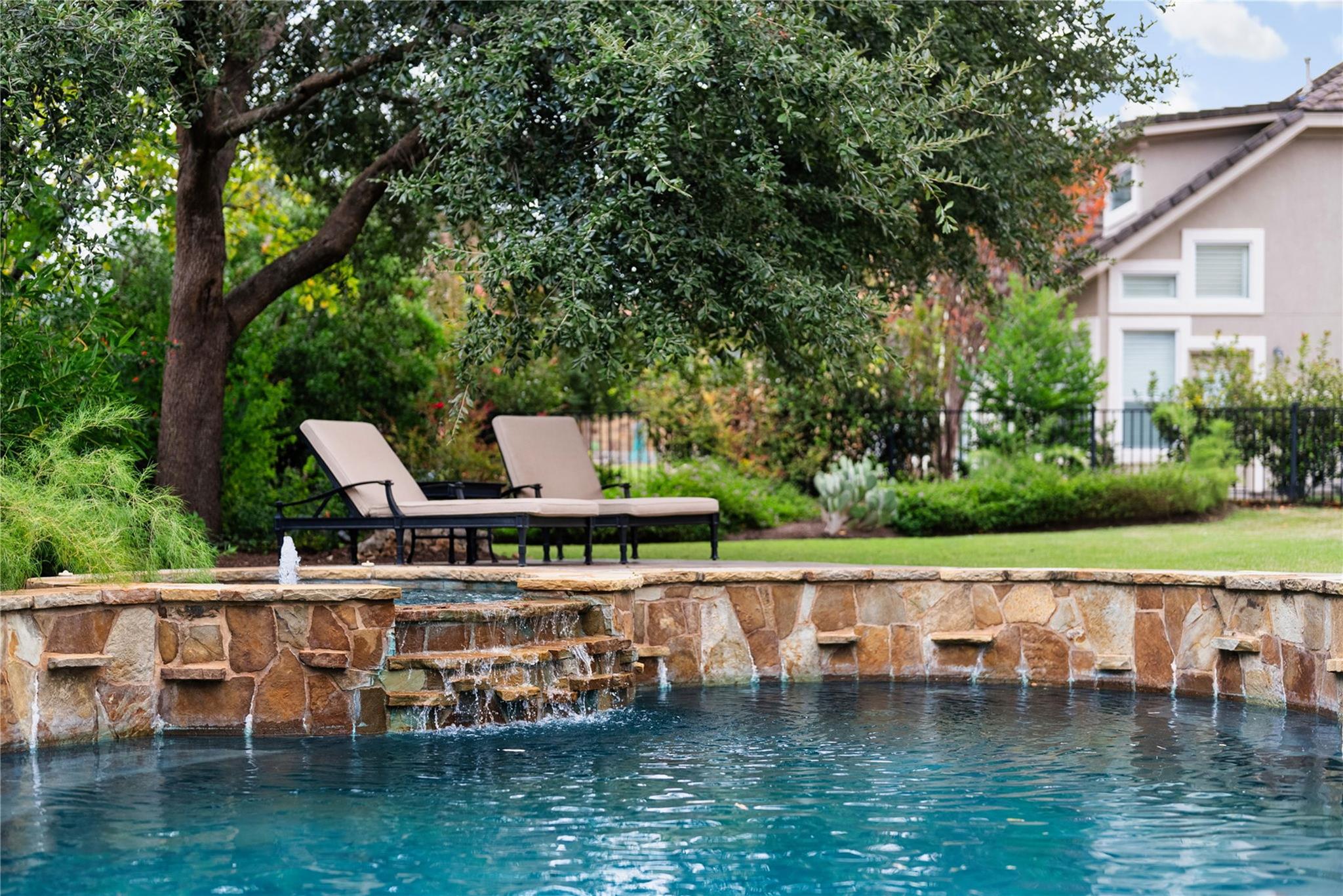 308 Golden Bear Dr, Austin, TX 78738