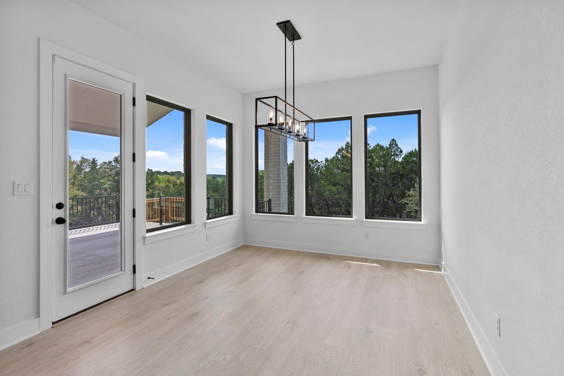 1904 Crimson Sunset Dr, Georgetown, TX 78628