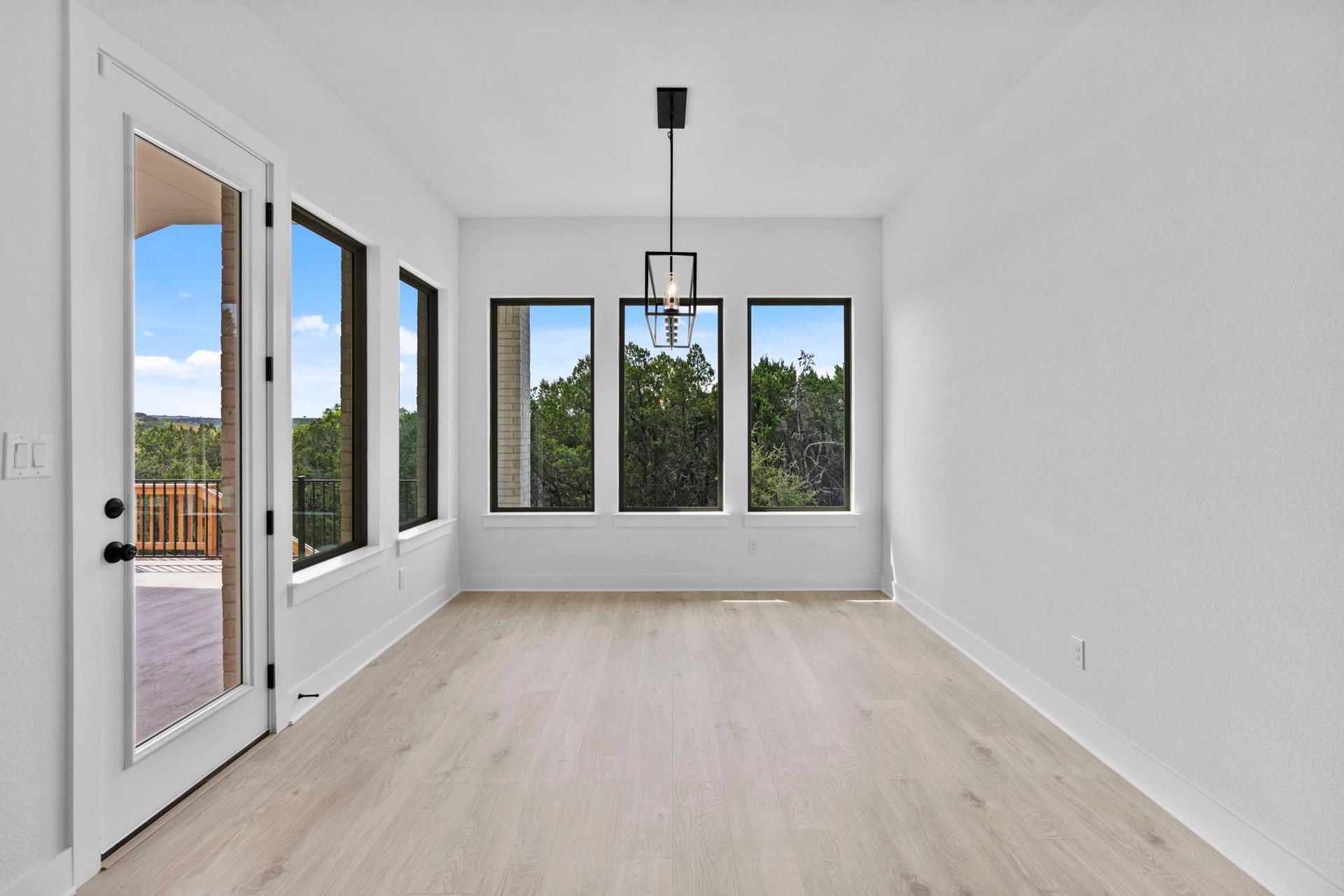 1904 Crimson Sunset Dr, Georgetown, TX 78628