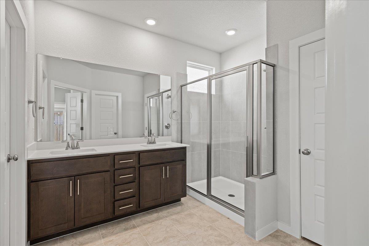 240 Camino Verde Dr, San Marcos, TX 78666