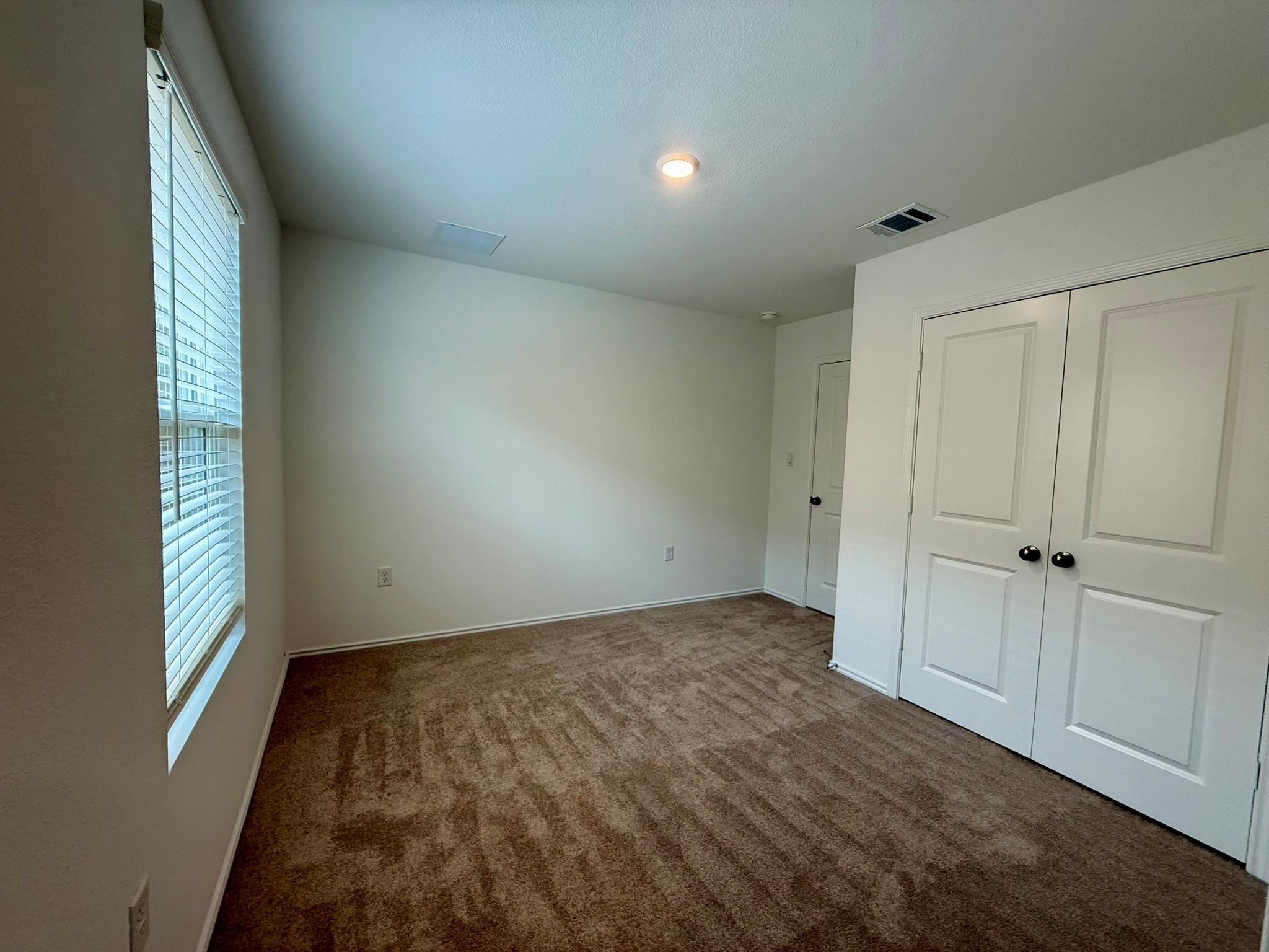 106 Camargue Dr, Hutto, TX 78634