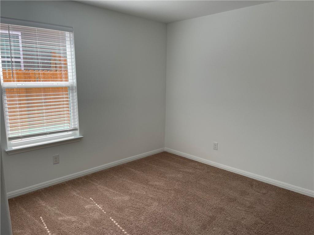 120 Fairfax Ln, Jarrell, TX 76537