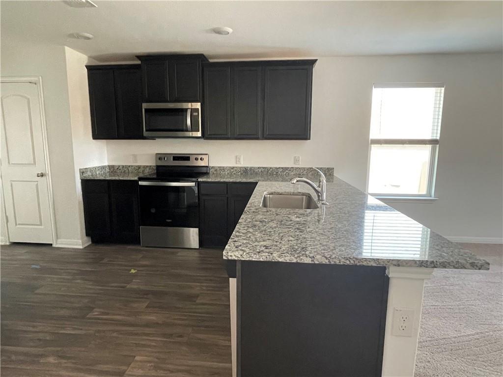 120 Fairfax Ln, Jarrell, TX 76537