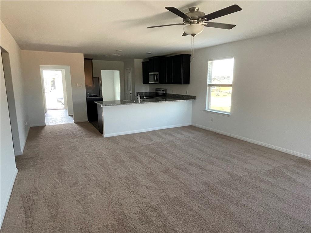 120 Fairfax Ln, Jarrell, TX 76537