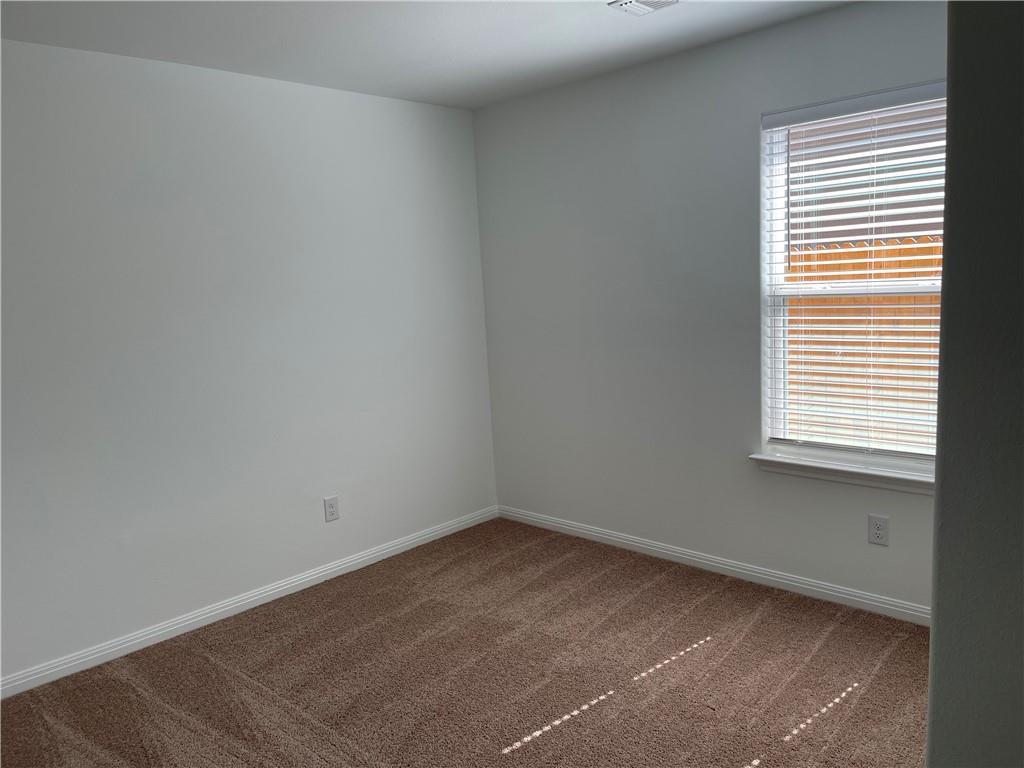 120 Fairfax Ln, Jarrell, TX 76537