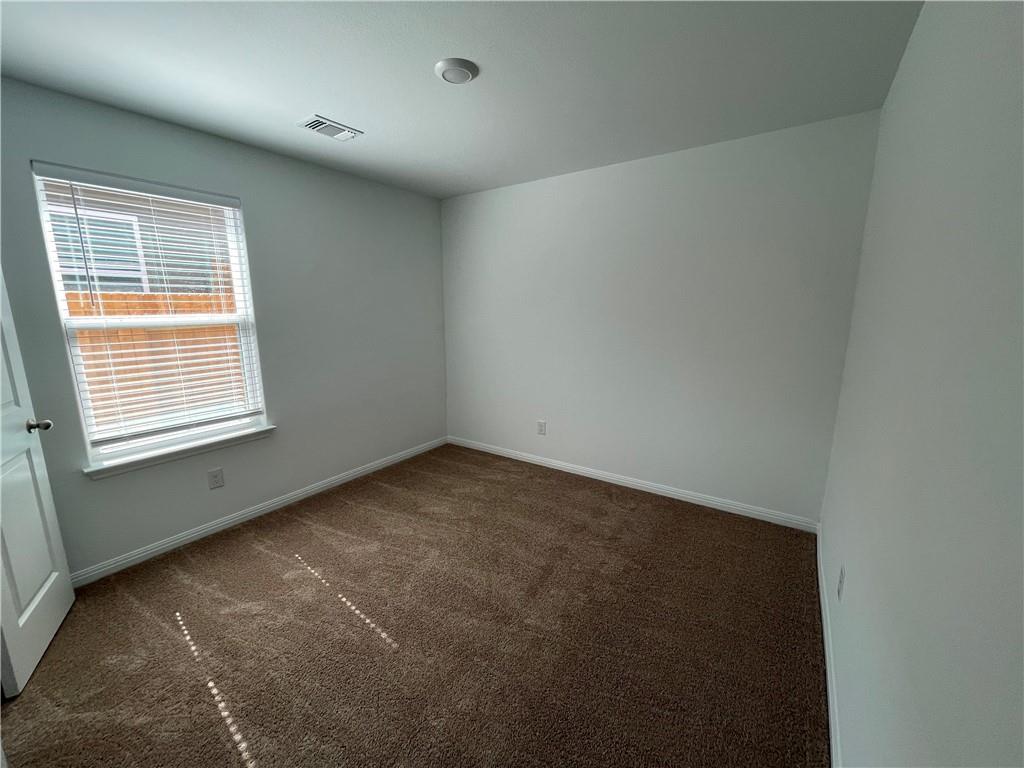 120 Fairfax Ln, Jarrell, TX 76537