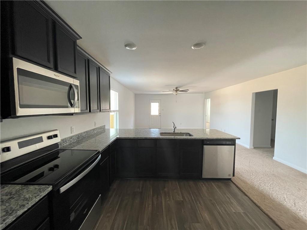 120 Fairfax Ln, Jarrell, TX 76537