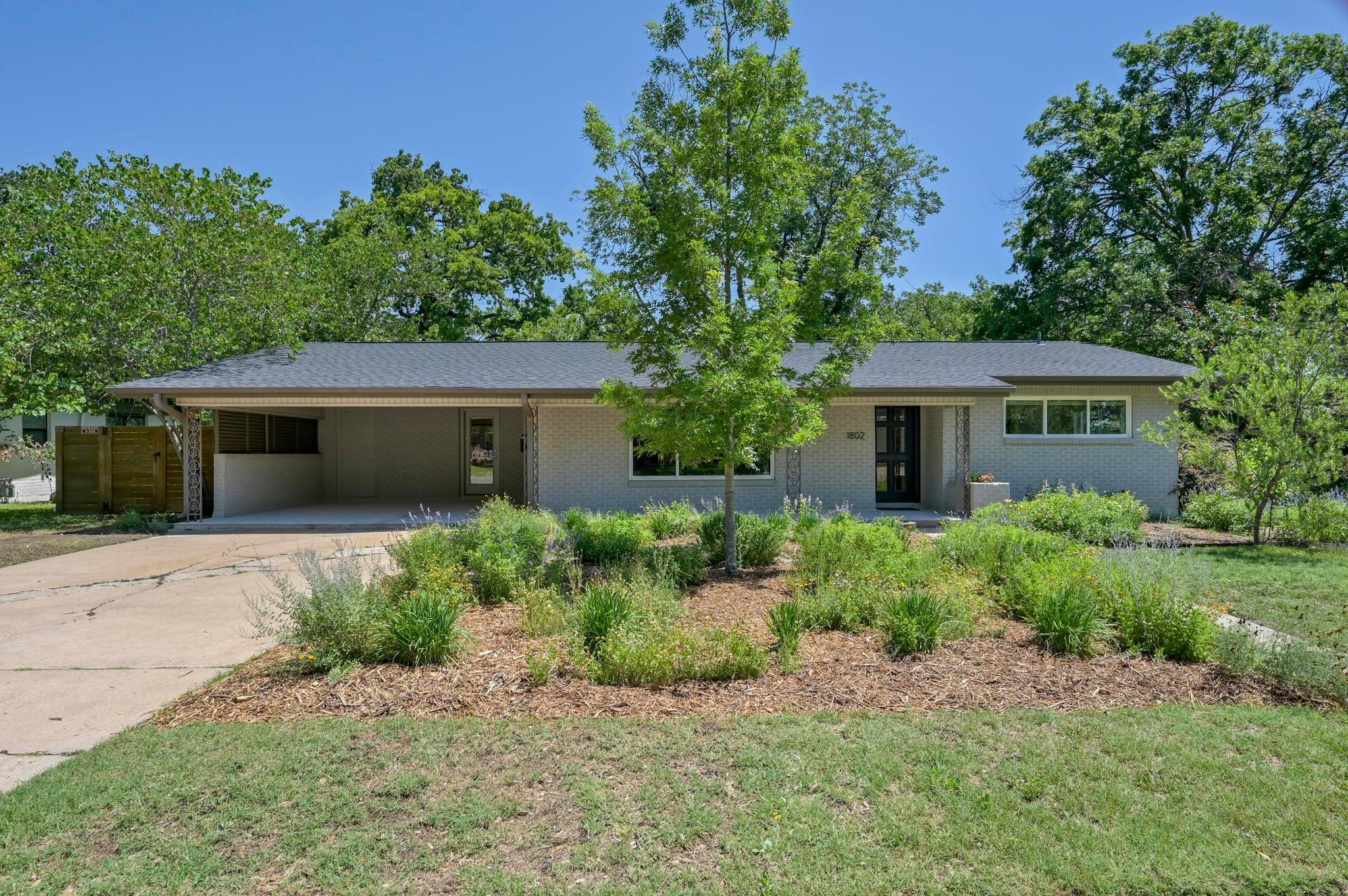 1802 Corona Dr, Austin, TX 78723