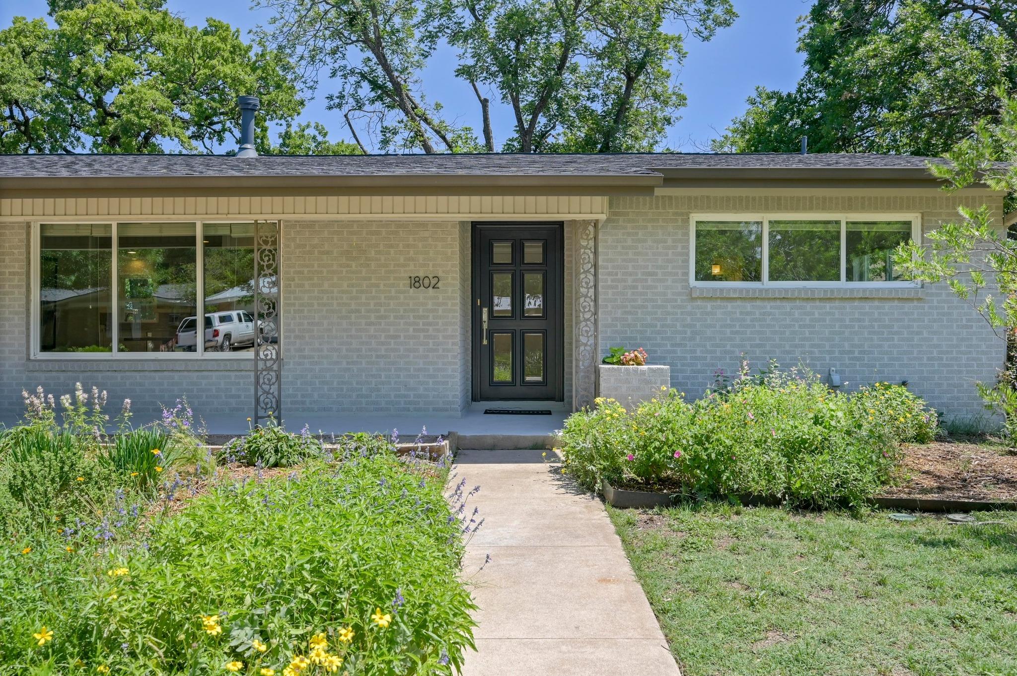 1802 Corona Dr, Austin, TX 78723