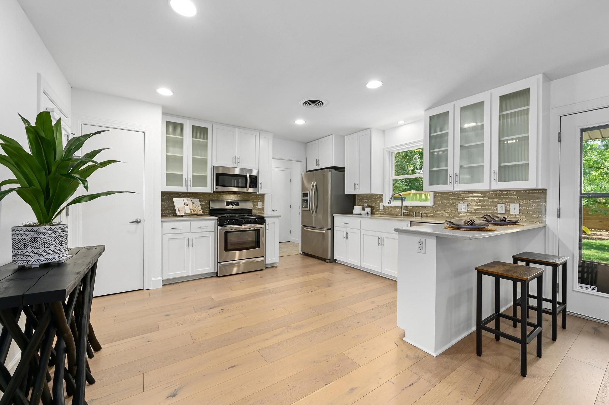 1802 Corona Dr, Austin, TX 78723