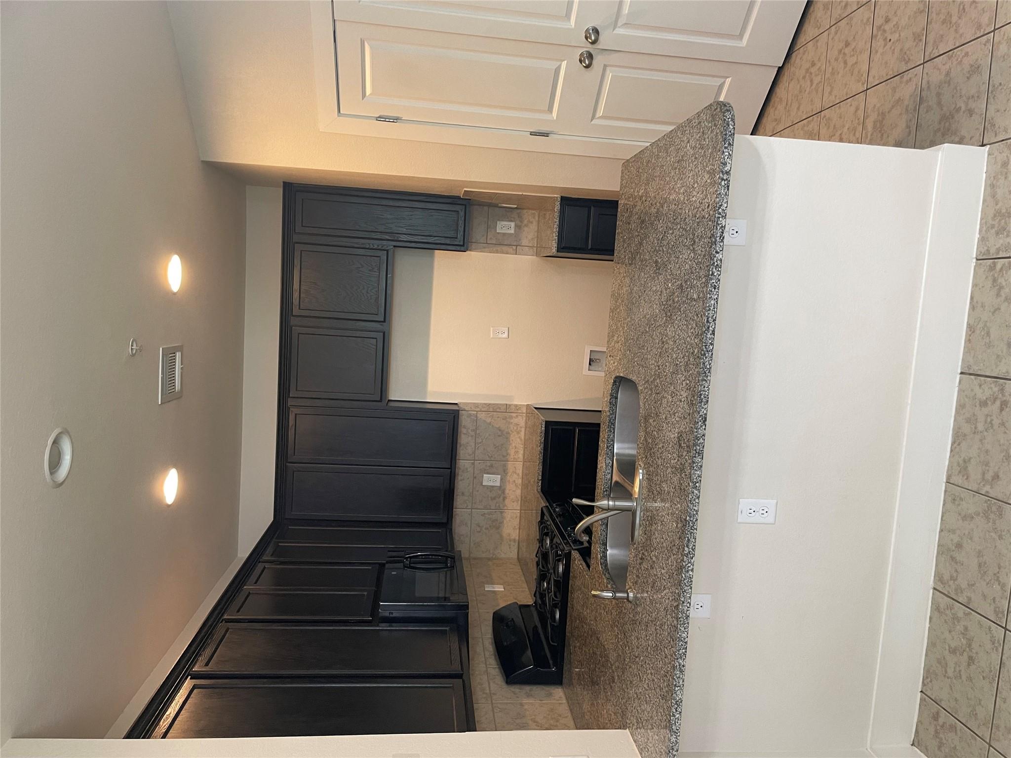 2212 Creekside Ln # D, Georgetown, TX 78626