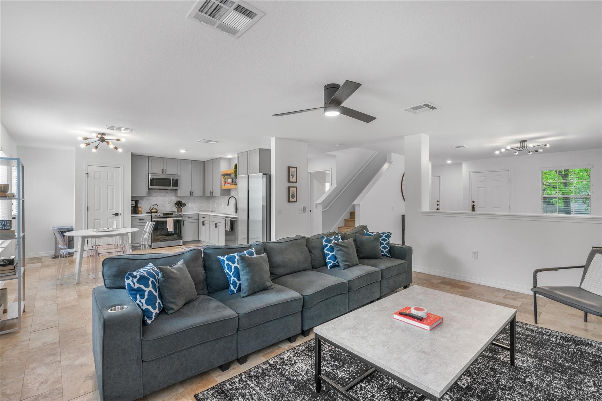1509 Strickland Dr, Austin, TX 78748