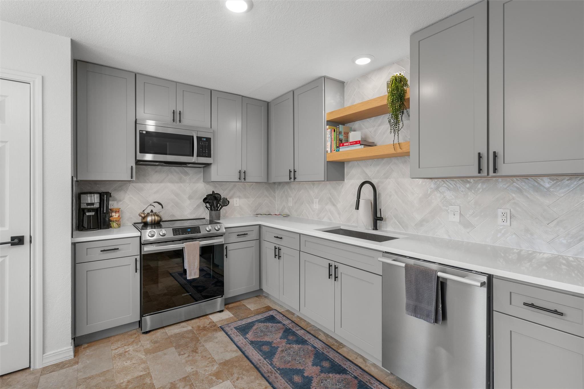 1509 Strickland Dr, Austin, TX 78748
