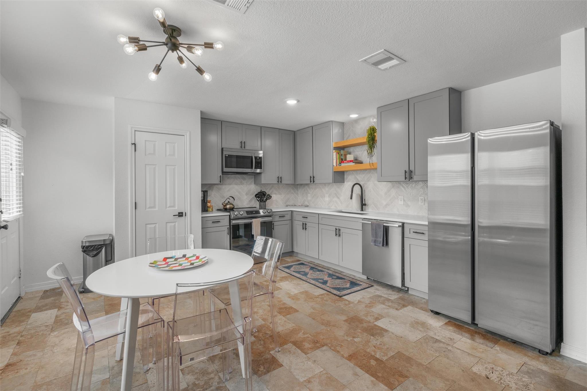 1509 Strickland Dr, Austin, TX 78748