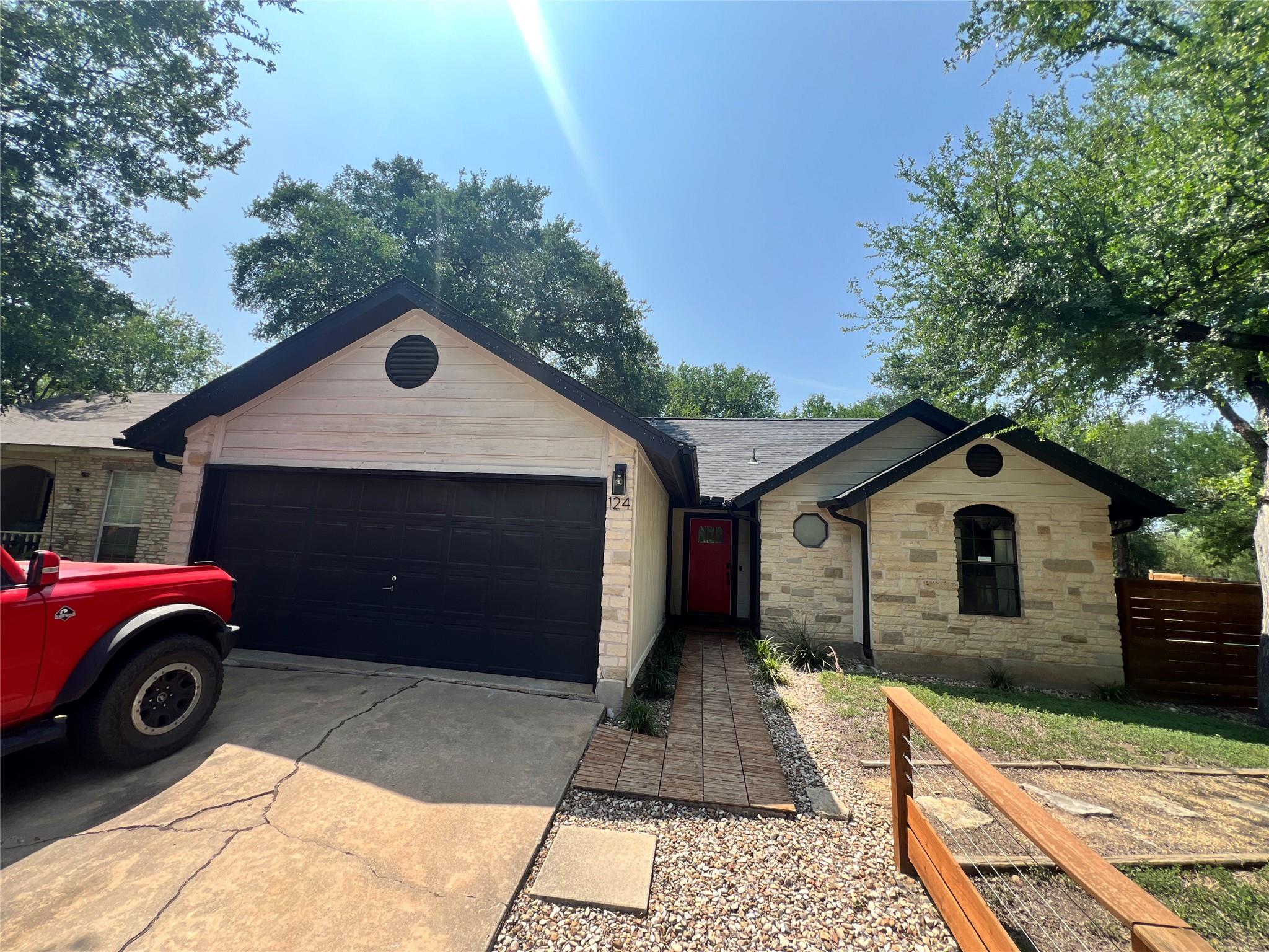 124 Oak River Dr, Cedar Creek, TX 78612