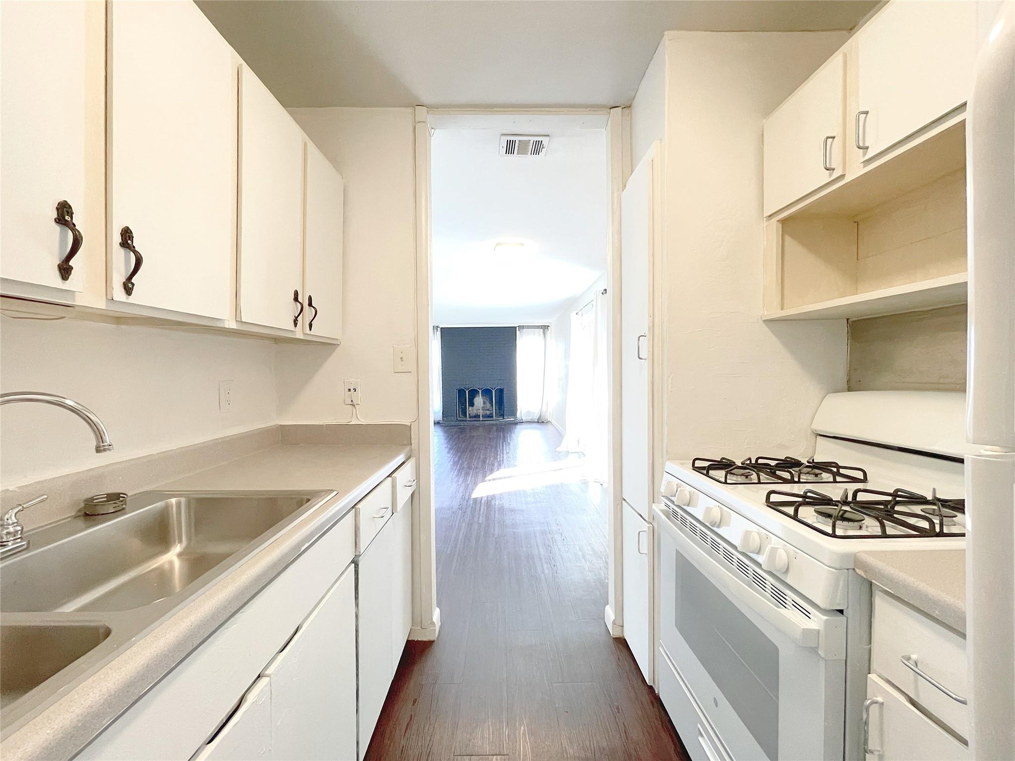 3431 North Hills Dr # 321, Austin, TX 78731