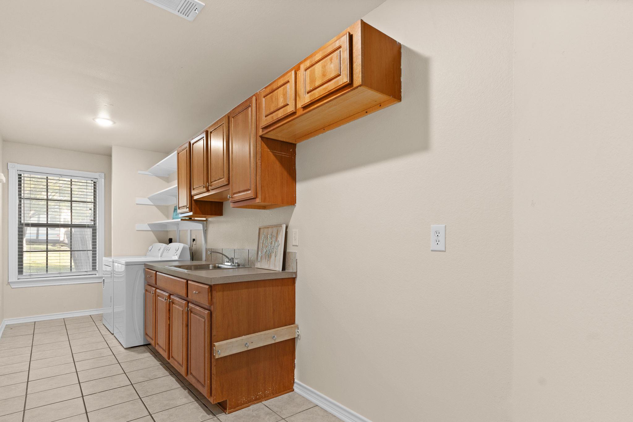 10 Saul St, Lampasas, TX 76550