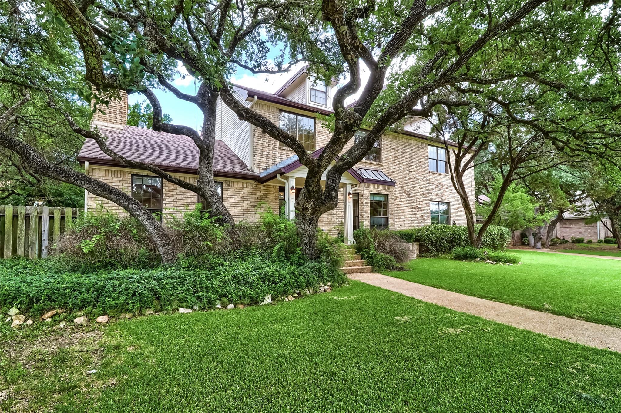 213 Hurst Creek Rd, Lakeway, TX 78734
