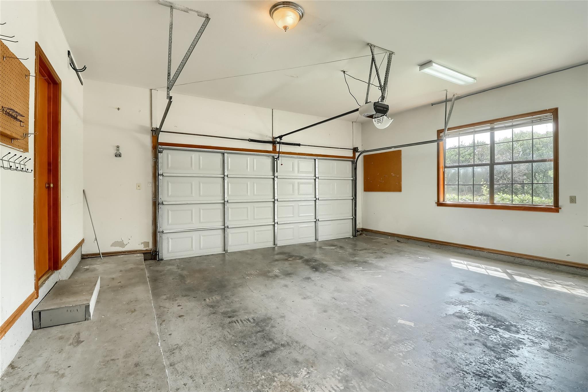 213 Hurst Creek Rd, Lakeway, TX 78734