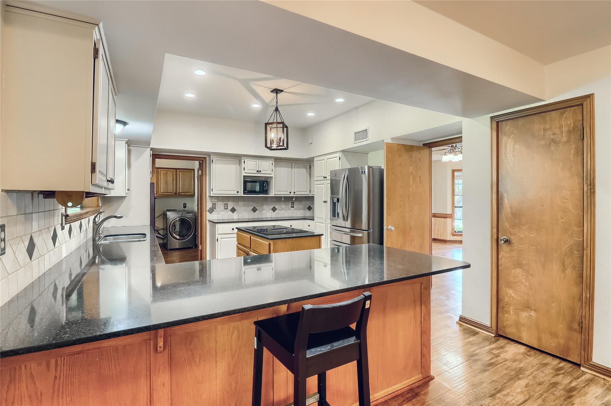213 Hurst Creek Rd, Lakeway, TX 78734