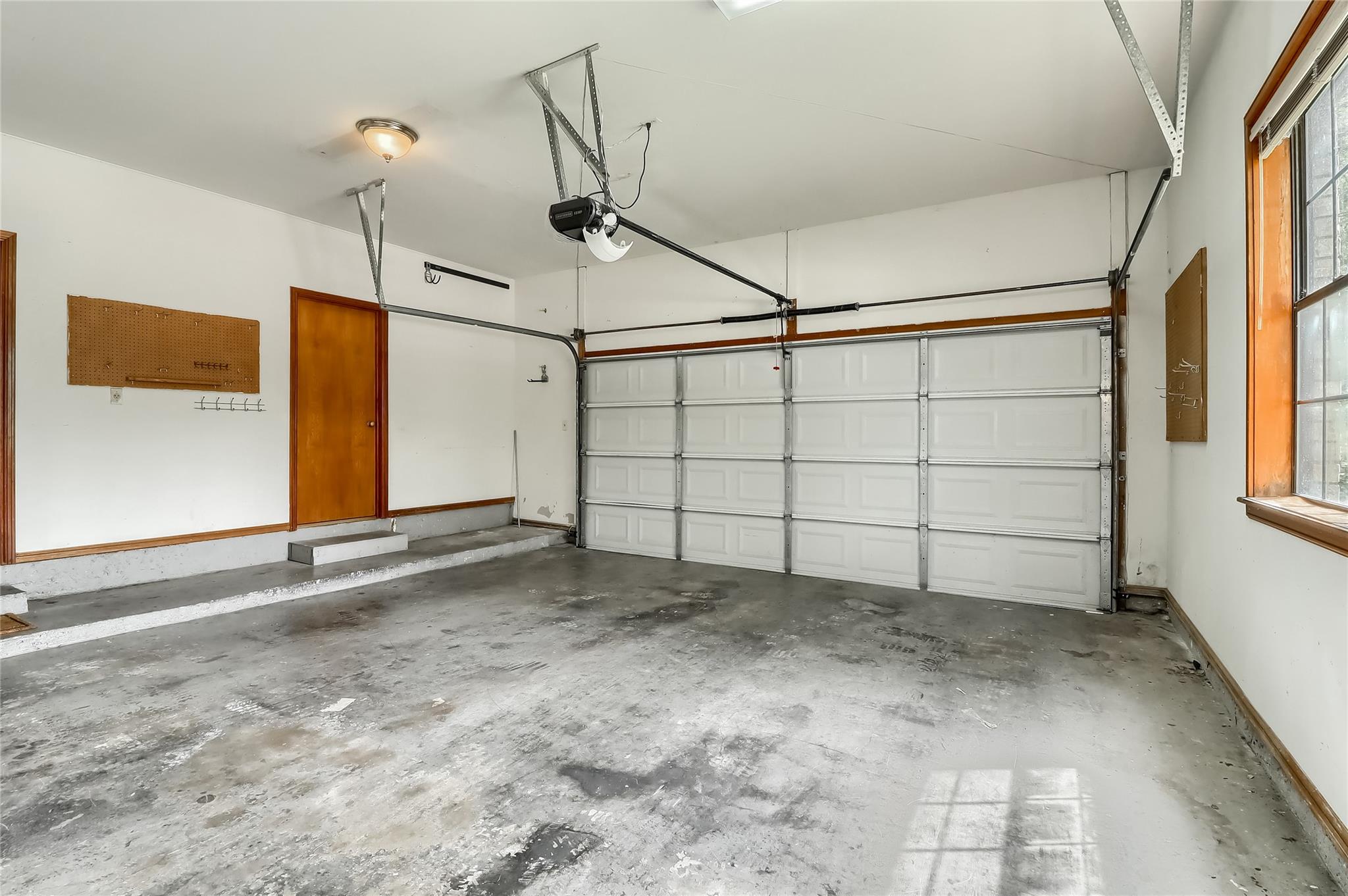 213 Hurst Creek Rd, Lakeway, TX 78734