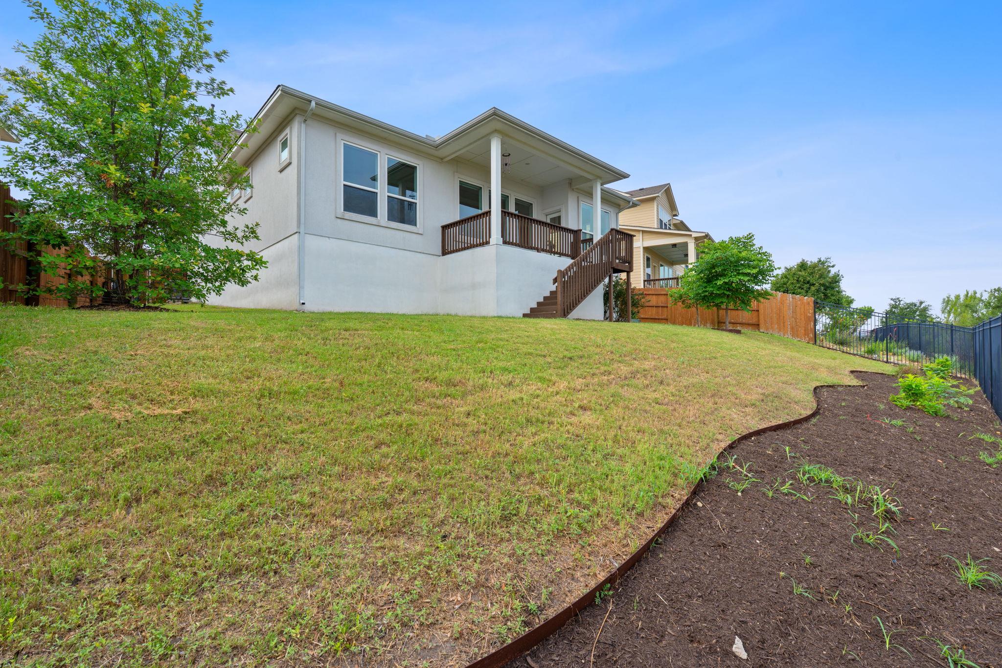 425 Dayridge Dr, Dripping Springs, TX 78620