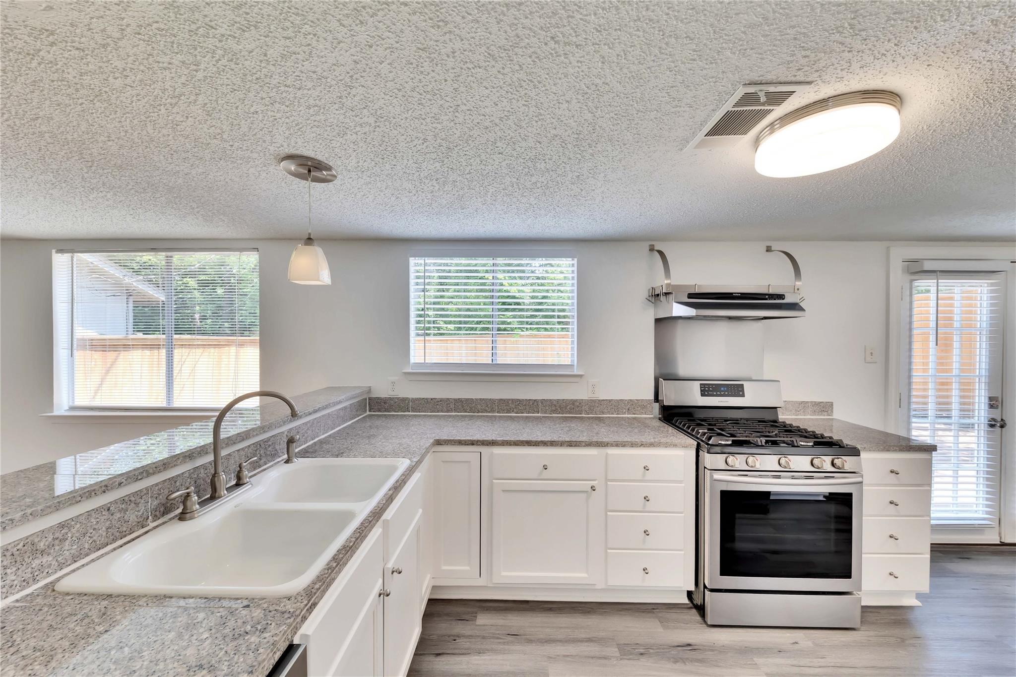 9731 Meadowheath Dr, Austin, TX 78729