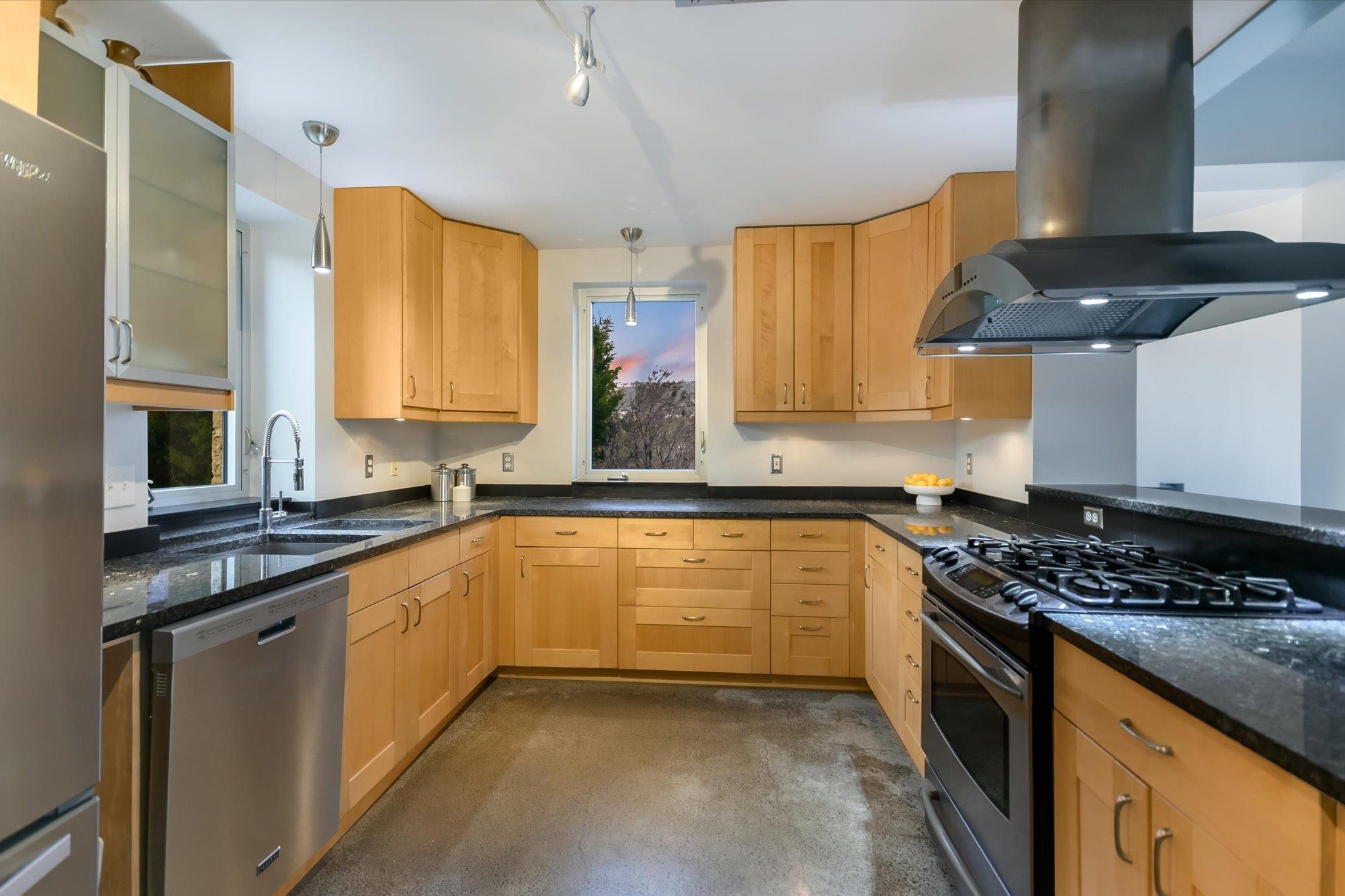 8207 Moon Rise Trl, Jonestown, TX 78645