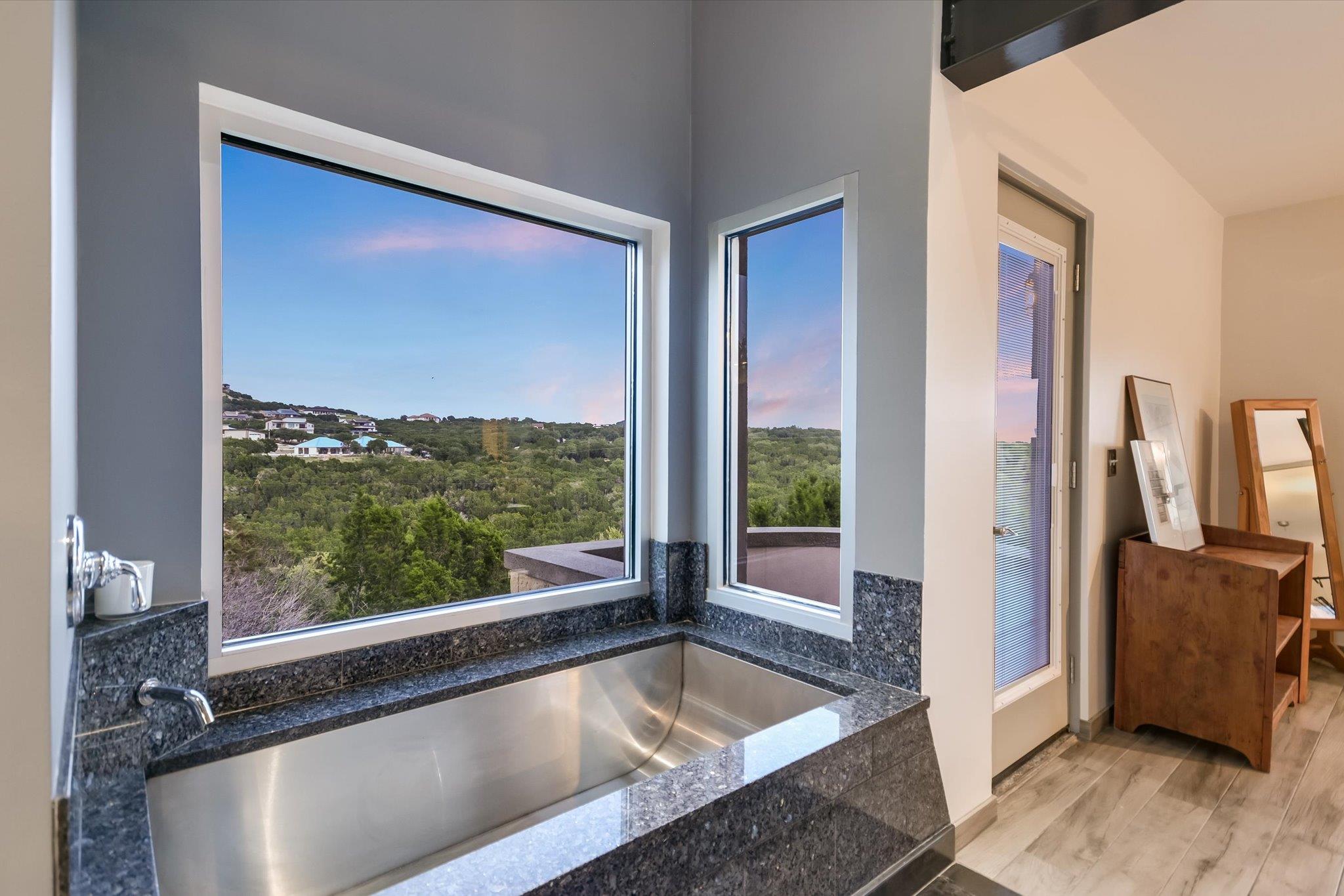 8207 Moon Rise Trl, Jonestown, TX 78645
