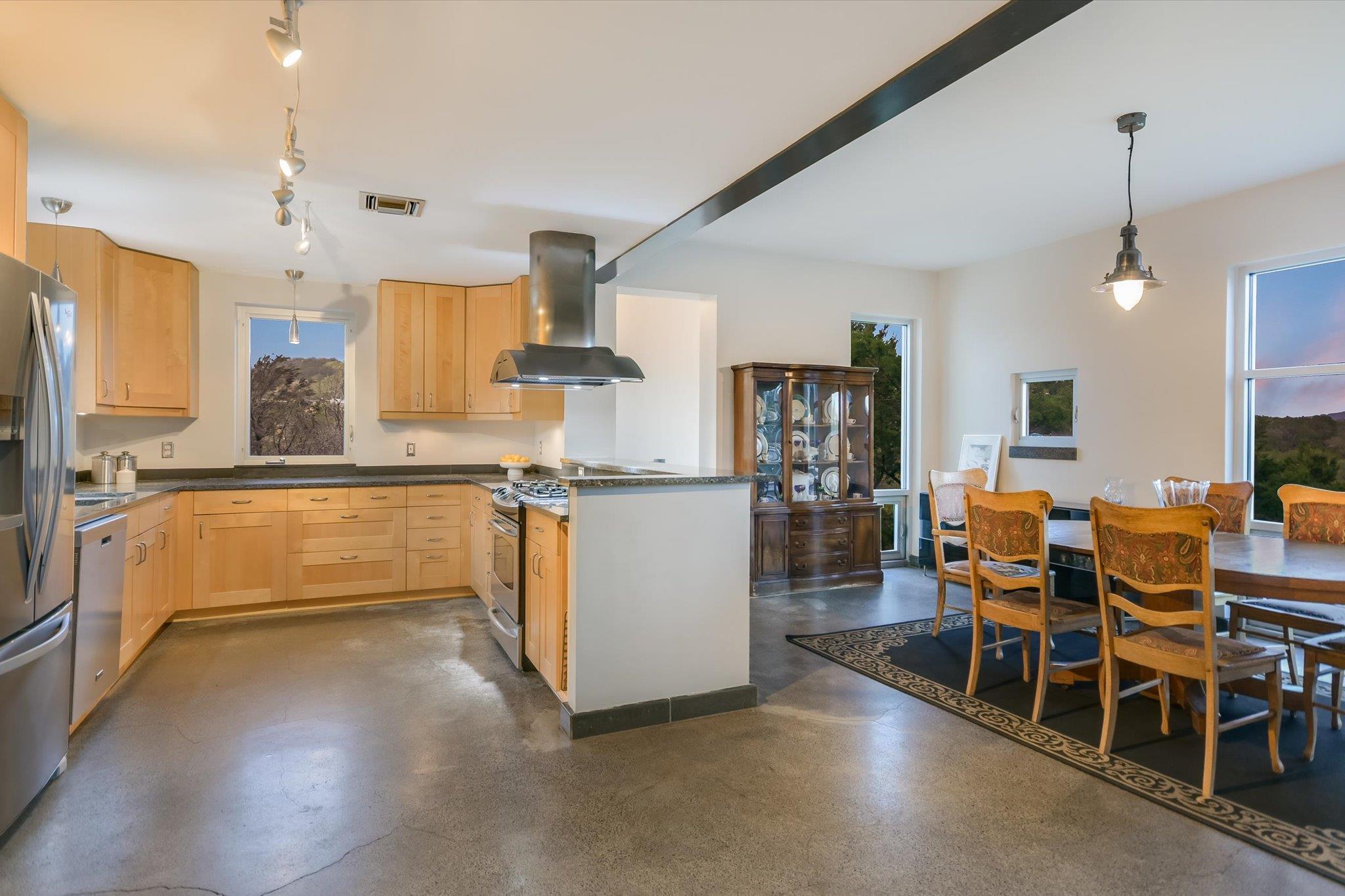 8207 Moon Rise Trl, Jonestown, TX 78645