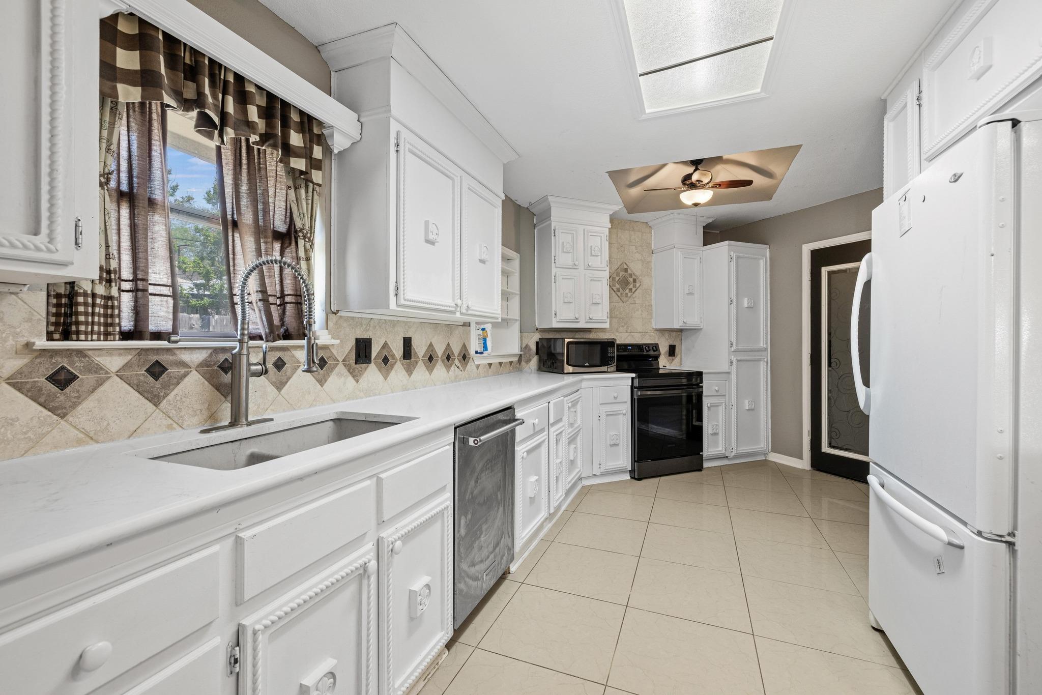1008 Wood Shadows Dr, Harker Heights, TX 76548