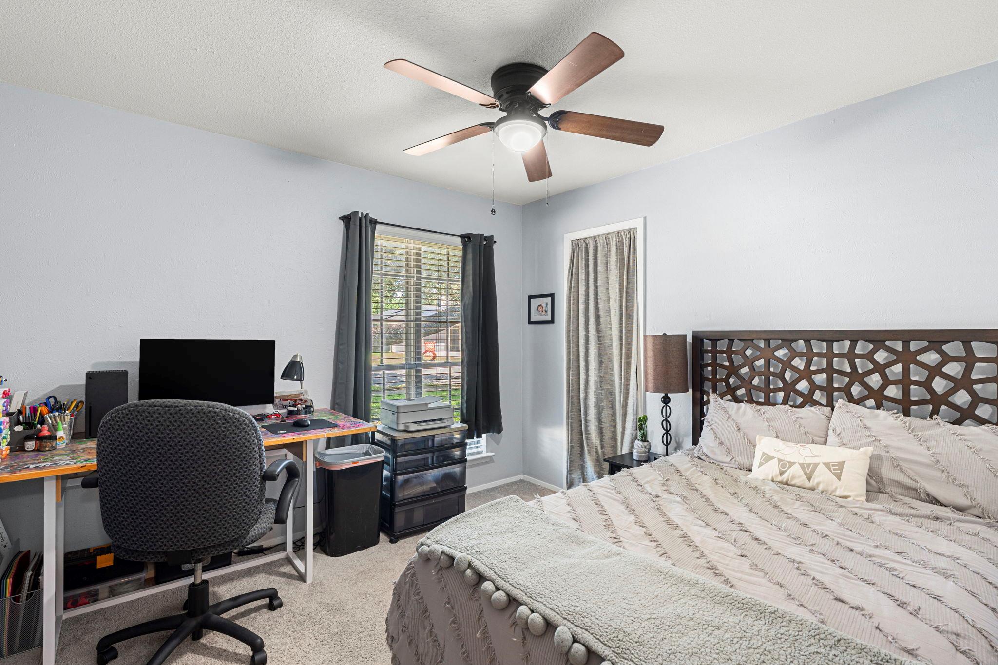 907 Cactus Dr, Round Rock, TX 78681