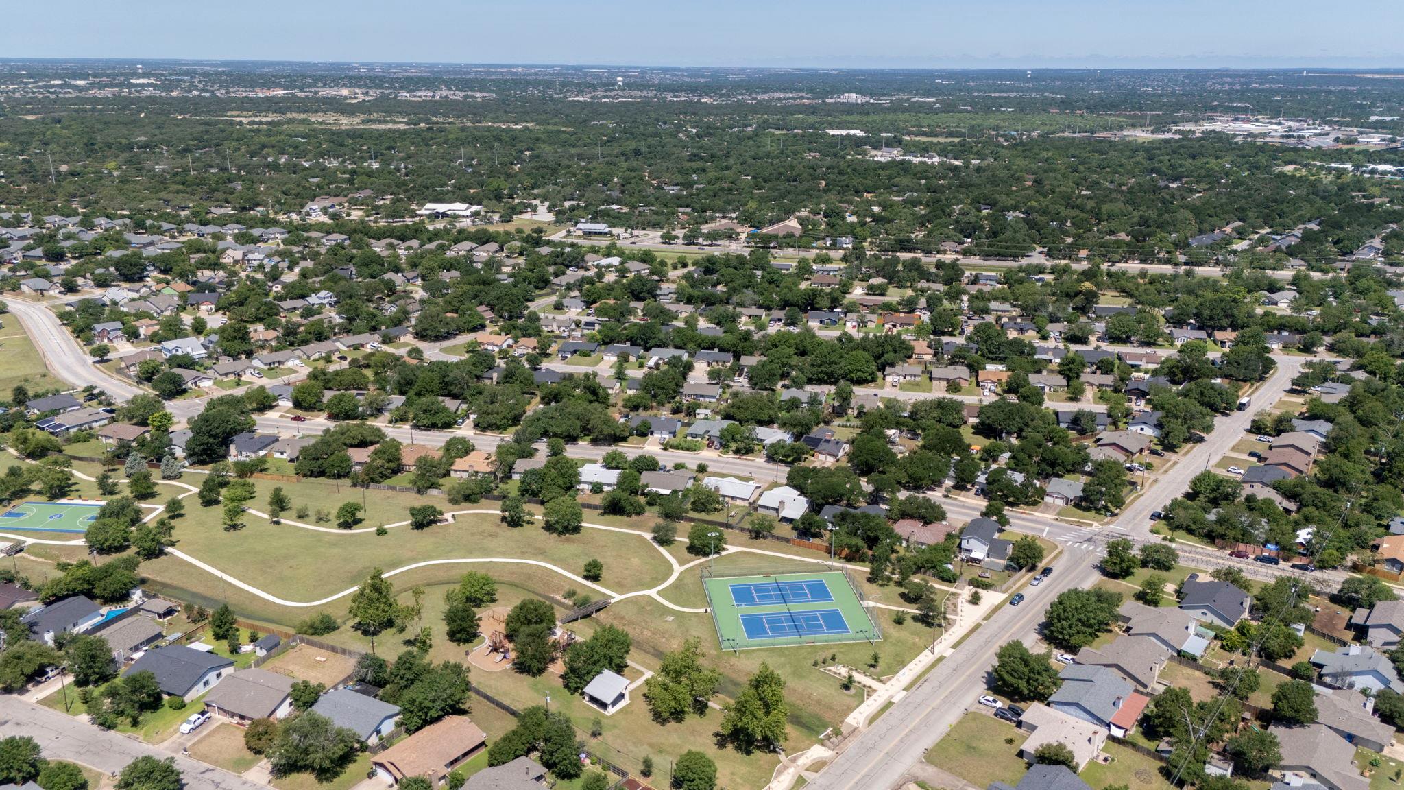 907 Cactus Dr, Round Rock, TX 78681